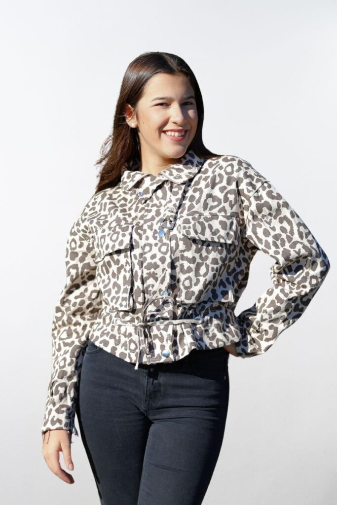 Chaqueta animal print vista frontal