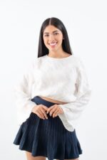 Blusa Ekru de manga larga y textura ligera