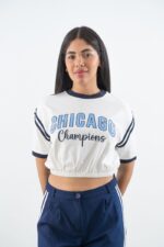 Camiseta blanca crop con estampado “Chicago Champions”